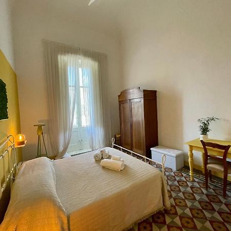4 Balconi House-Appartamento Salentino Nel Centro Di ليتشي المظهر الخارجي الصورة