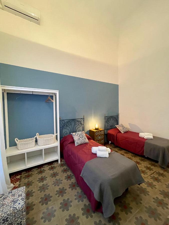 4 Balconi House-Appartamento Salentino Nel Centro Di ليتشي المظهر الخارجي الصورة