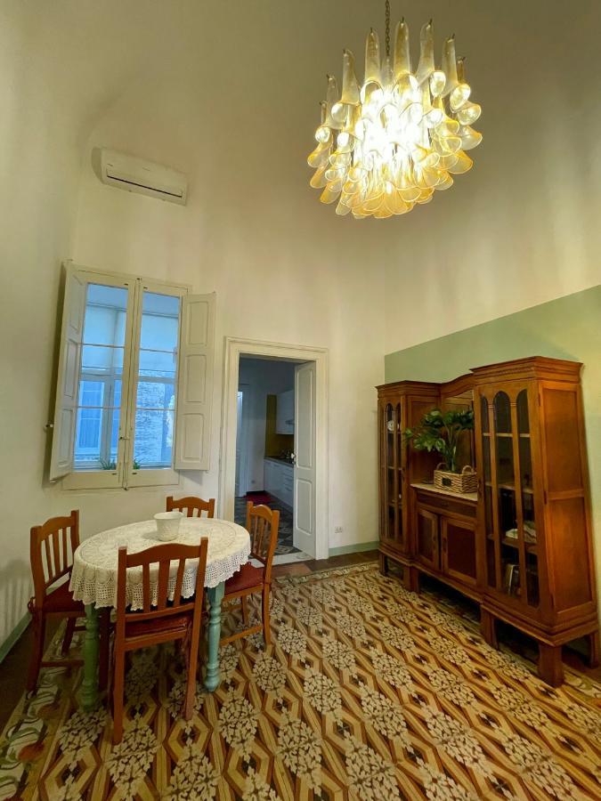 4 Balconi House-Appartamento Salentino Nel Centro Di ليتشي المظهر الخارجي الصورة