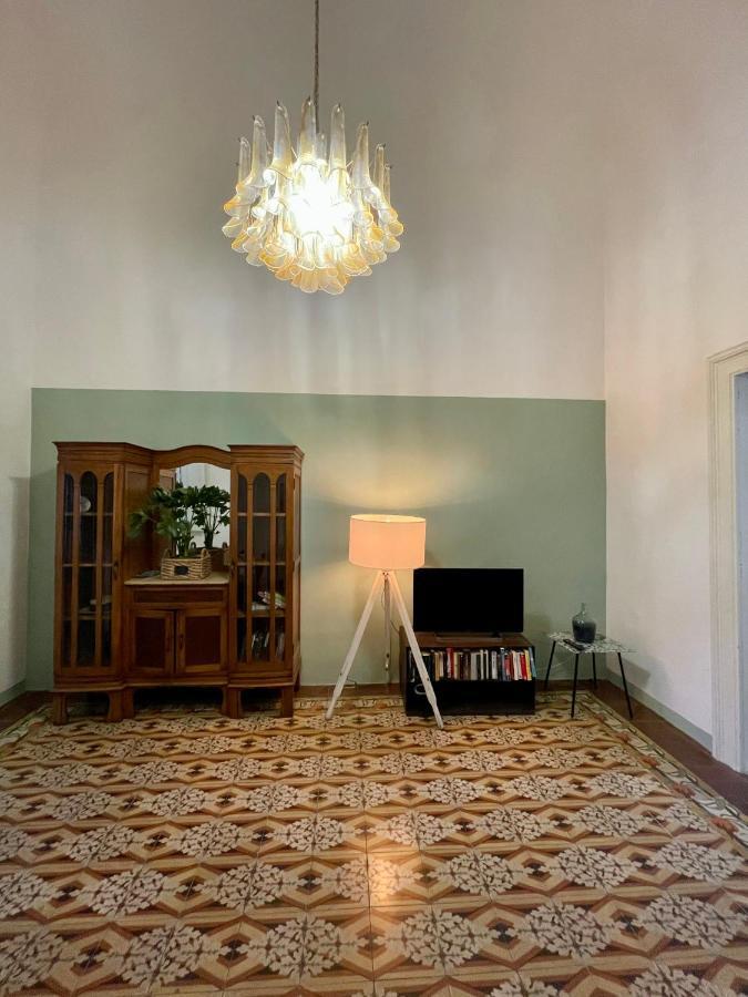 4 Balconi House-Appartamento Salentino Nel Centro Di ليتشي المظهر الخارجي الصورة